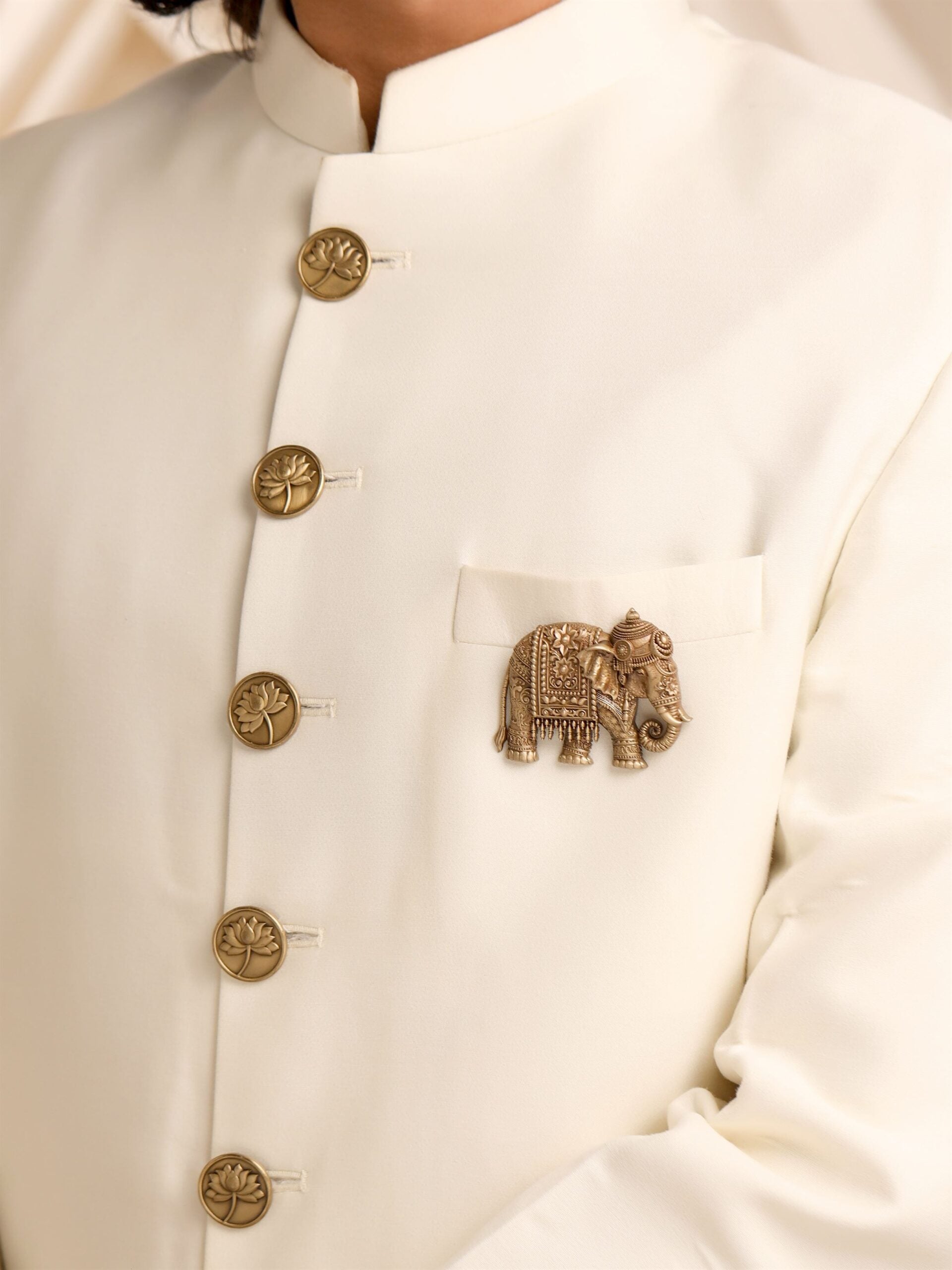Elephant Heritage Antique Gold Brooch for Men Secondary image