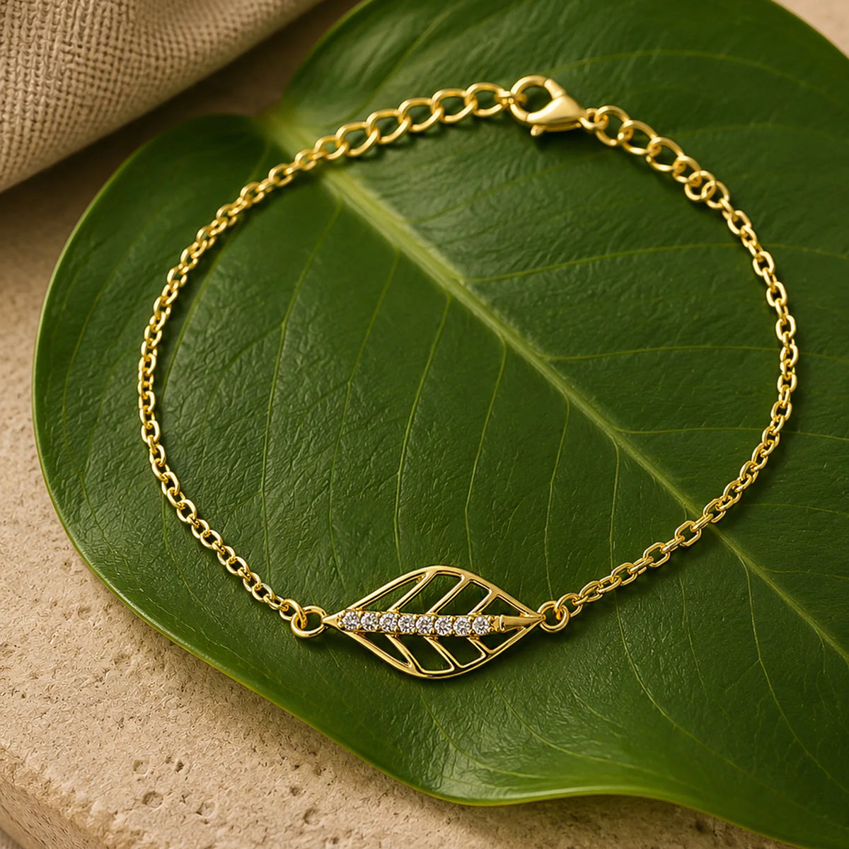 Leafy Affair Sylora Link Bracelet Main image