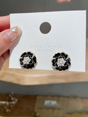 Kradhika Gorgeous Black Floral Pearl Stud Earrings Alloy Stud Earring
